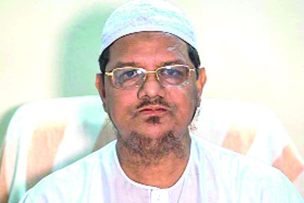 চাঁদাবাজি বন্ধ করতে বললে গালাগাল করে