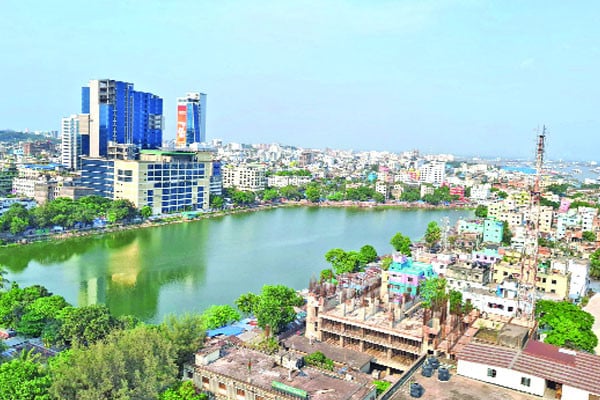 জলাধারকে বিলীন করে অপরিকল্পিত নগরায়ণ