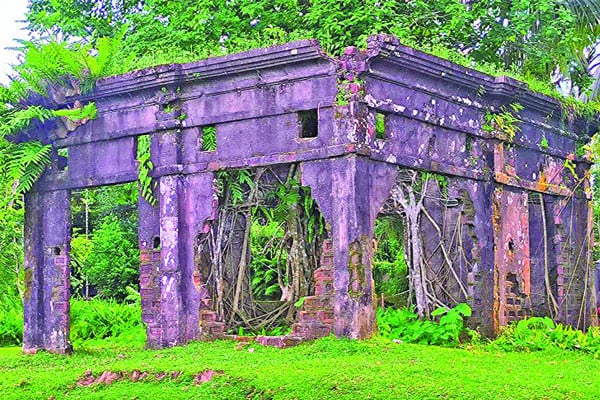 ভগ্নদশায় টিকে আছে হাছন রাজার বাড়ি