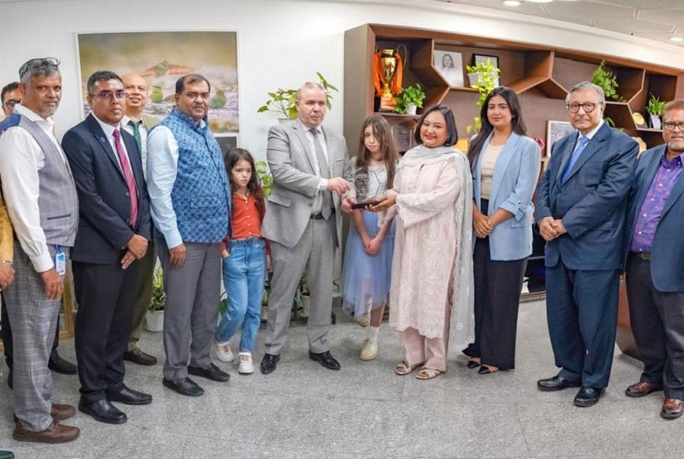 আলজেরিয়ার রাষ্ট্রদূতের এআইইউবি পরিদর্শন