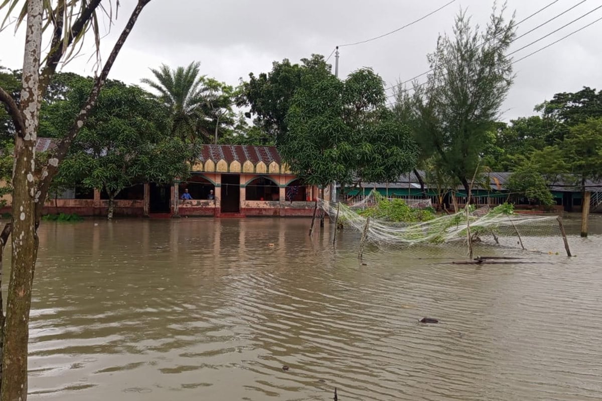 নিঝুমদ্বীপের নিম্নাঞ্চল প্লাবিত, ভাঙনের মুখে ৫ শতাধিক বাড়িঘর