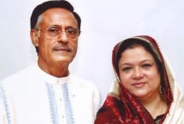 স্ত্রীর সুস্থতা কামনায় দোয়া চেয়েছেন কর্নেল অলি