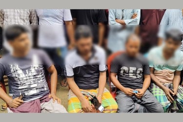 এলাকাবাসীর চাপে মুচলেকা দিয়ে মাদক ব্যবসা ছাড়ার অঙ্গীকার ৭ জনের
