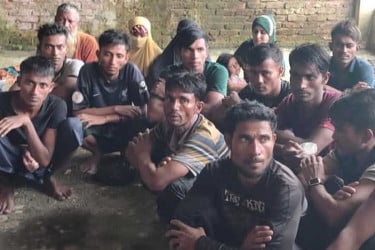 ঝড়ো হাওয়ায় সেন্টমার্টিনে আশ্রয় ২০ রোহিঙ্গার