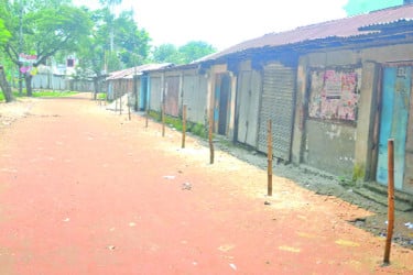 খুঁটি পুঁতে সড়ক দখল!