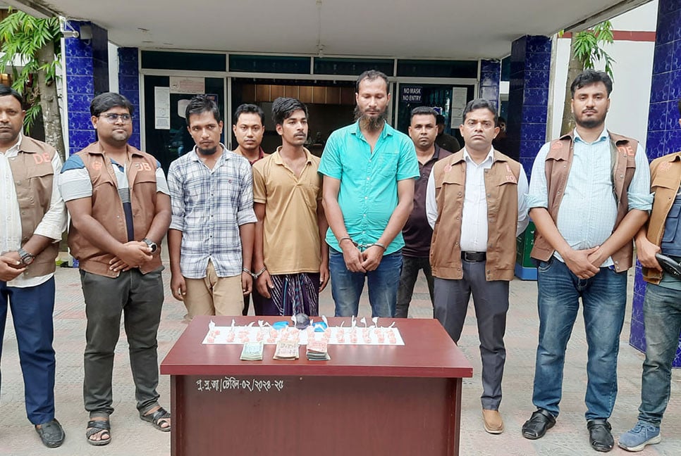 জামালপুরে ৩ মাদক কারবারি গ্রেফতার