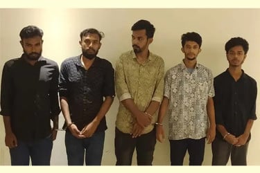 চাঁদাবাজি করতে গিয়ে ধরা বৈষম্যবিরোধী ৫ ছাত্রনেতার বিরুদ্ধে মামলা