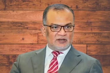 শুল্ক নিয়ে আলোচনার জন্য যুক্তরাষ্ট্রে যাচ্ছেন বাণিজ্য উপদেষ্টা