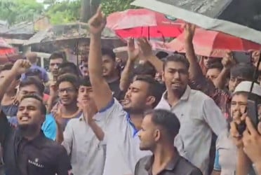 দীঘিনালায় নিরবচ্ছিন্ন বিদ্যুতের দাবিতে বিক্ষোভ