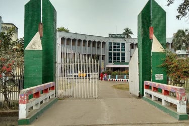কুমিল্লা অঞ্চলে খালি দেড় লাখ আসন, বন্ধ হতে পারে অনেক কলেজ