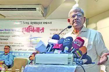 বিএনপি সচেতনভাবে অগ্রসর হচ্ছে