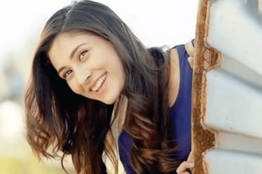 রোমান্টিক মুডে মেহজাবীন