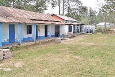 শিক্ষার্থী সংকটে রাজশাহীর স্কুল