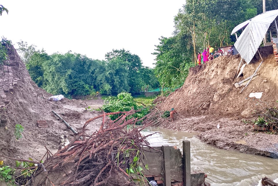 বগুড়ায় কাটাখালী বাঁধ ভেঙে ভোগান্তিতে ১২ গ্রামের মানুষ