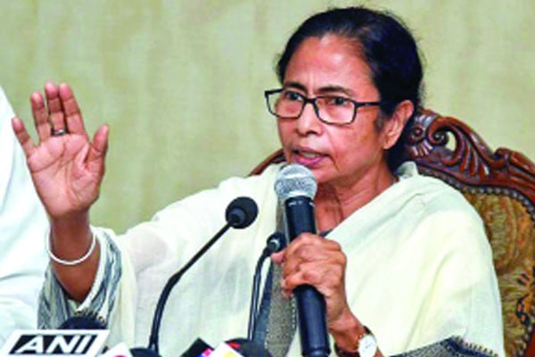 জীবন দেব তবু ভাষা কেড়ে নিতে দেব না : মমতা