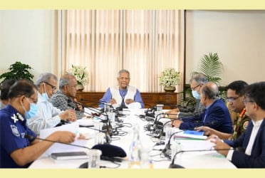 নির্বাচনের প্রস্তুতি নিয়ে প্রধান উপদেষ্টার সঙ্গে আইন-শৃঙ্খলা বাহিনীর সভা