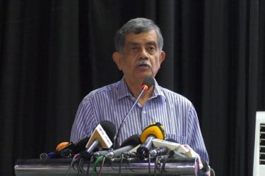 ‘স্বার্থান্বেষী মহল বিশ্বকে ভয়াবহ পরিবেশগত দুর্যোগের মধ্যে ফেলেছে’