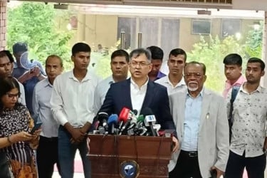‘নির্বাহী বিভাগের ক্ষমতা খর্ব করলে শাসন ব্যবস্থায় ভারসাম্য নষ্ট হবে’