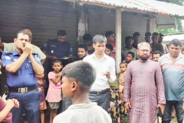 ঘোড়াঘাটে অগ্নিকাণ্ডে পুড়ল ৫ দোকান