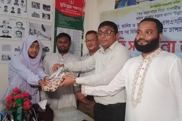 পঞ্চগড়ে কৃতি শিক্ষার্থীদের সংবর্ধনা
