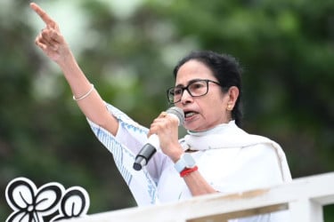 ২০২৯ সালের আগেই মুখ থুবড়ে পড়বে মোদি সরকার, মমতার হুঙ্কার