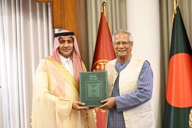 প্রধান উপদেষ্টাকে সৌদি আরবের আমন্ত্রণ
