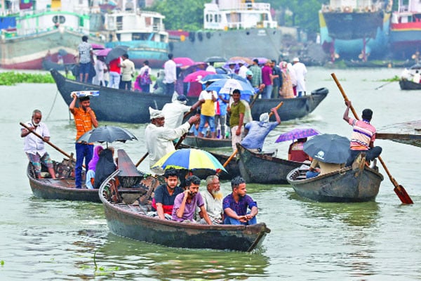 রাজধানীতে দিনভর বৃষ্টি : জনদুর্ভোগ
