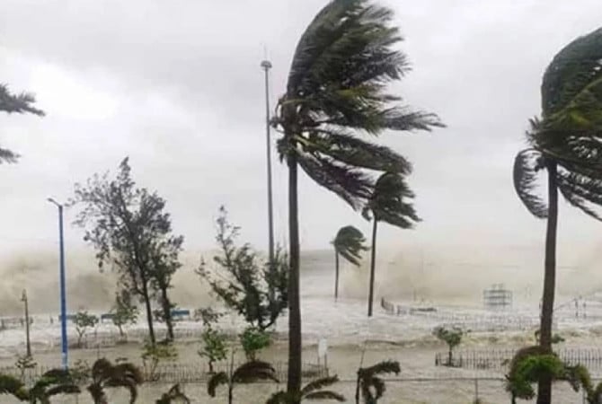 দুপুরের মধ্যে সাত অঞ্চলে ঝড়ের আভাস
