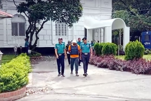 আবু সাঈদ হত্যা: বেরোবির সাবেক প্রক্টরসহ ৬ আসামি ট্রাইব্যুনালে