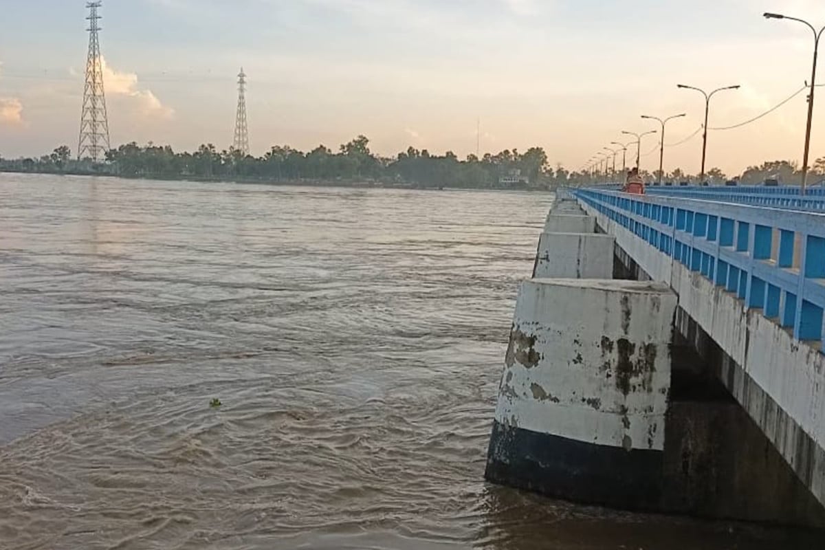 তিস্তার পানি বিপৎসীমার ওপরে, লালমনিরহাটে ১১০ টি চরে বন্যা আতঙ্ক