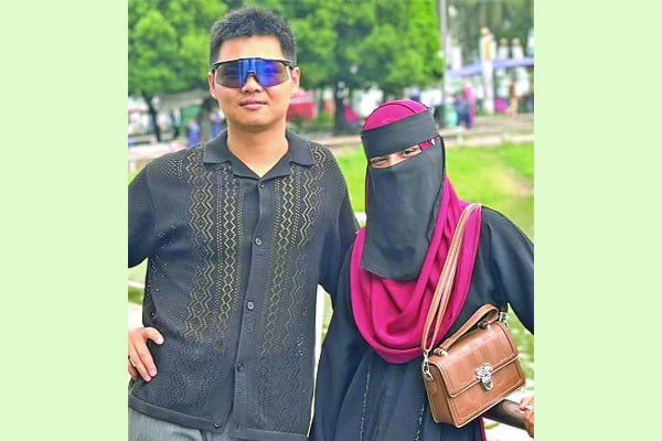 প্রেমের টানে চীনা যুবক বাংলাদেশে