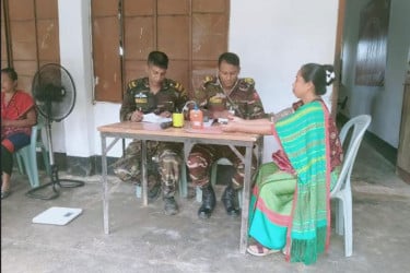 রাঙামাটিতে দরিদ্র জনগোষ্ঠীকে বিনামূল্যে চিকিৎসা সেবা দিল সেনাবাহিনী