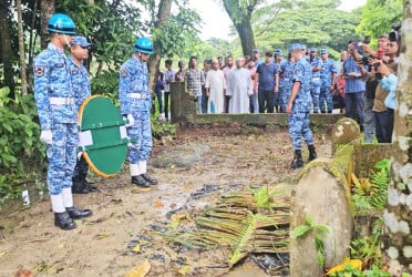 মাইলস্টোন ট্র্যাজেডি: লক্ষ্মীপুরে সায়ানের কবরে বিমান বাহিনীর শ্রদ্ধা