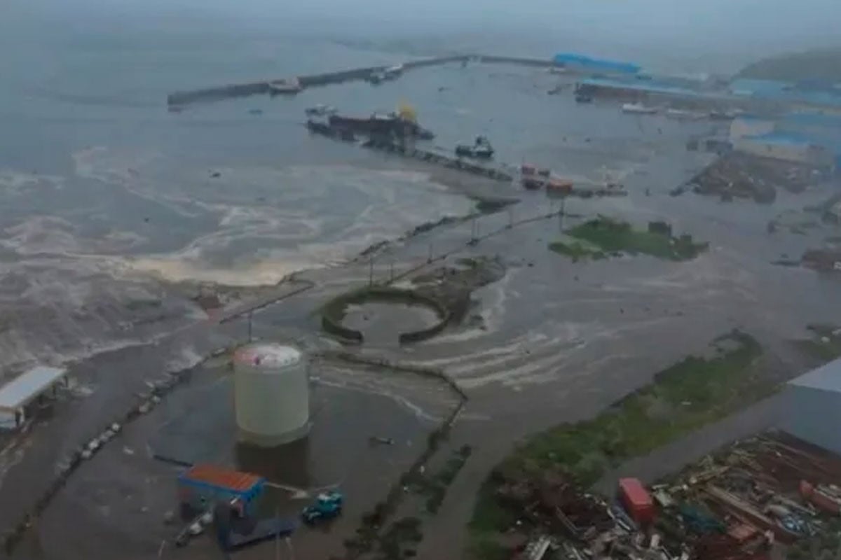 রাশিয়ায় ভূমিকম্পের পর জাপানে সুনামির আঘাত