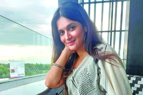 কেমন আছেন মিথিলা