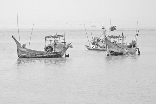 মেঘনা থেকে শূন্য হাতে ফিরছেন জেলেরা