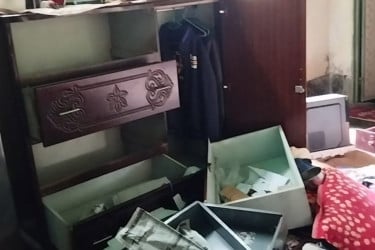 গাইবান্ধায় শিক্ষকের বাড়িতে ডাকাতি