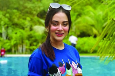 কাকে খুঁজছেন তমা
