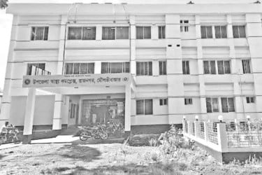 চিকিৎসকসংকট ব্যাহত সেবা