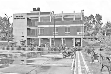 মুখ থুবড়ে পড়েছে বাণিজ্য