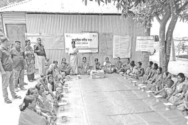 যেভাবে ঘুরে দাঁড়ায় উত্তরের পিছিয়ে পড়া পরিবারগুলো
