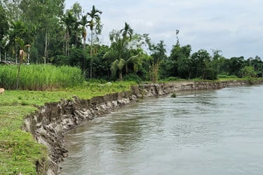 ধরলার ১৩ পয়েন্টে ভাঙন
