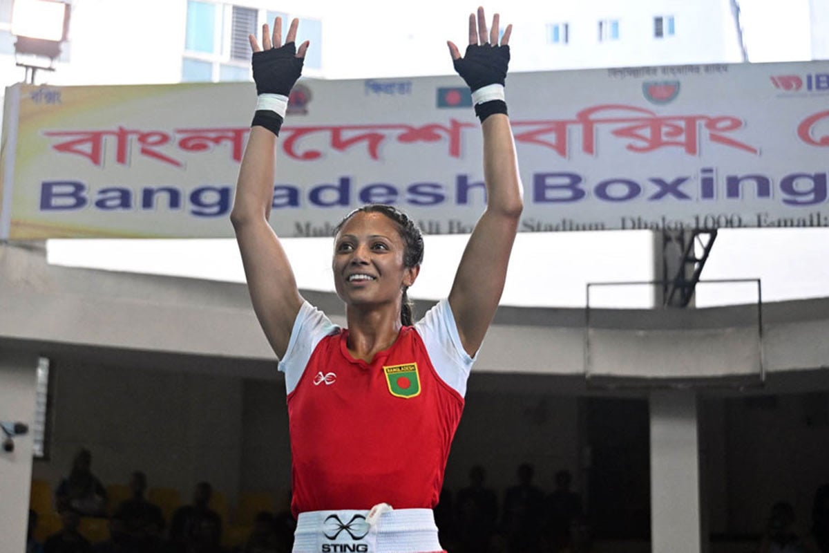 জাতীয় বক্সিংয়ে দেশসেরা জিনাত, আফরার লড়াই প্রশংসিত