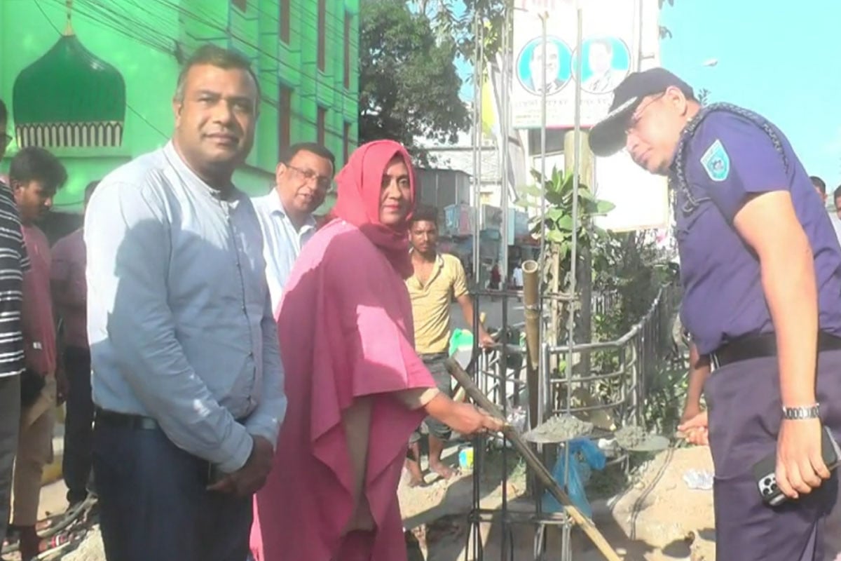 ২৪ এর জুলাই শহীদ স্মরণে স্ট্রিট স্ট্যাম্প উদ্বোধন ও দোয়া অনুষ্ঠিত