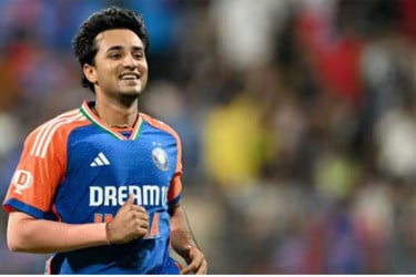 আইসিসি থেকে সুসংবাদ পেলেন অভিষেক শর্মা
