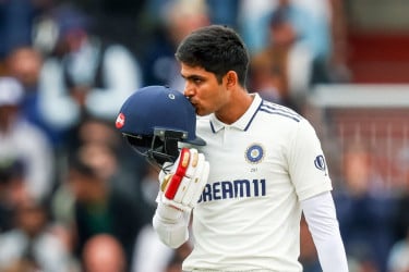 গাভাস্কার-ব্র্যাডম্যানের রেকর্ড ভাঙার দ্বারপ্রান্তে গিল