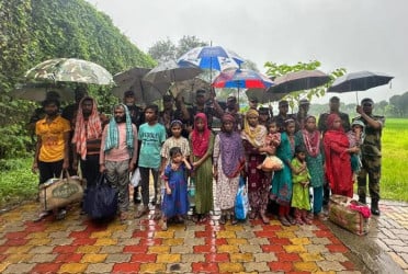 ১৫ বাংলাদেশিকে হস্তান্তর করলো বিএসএফ