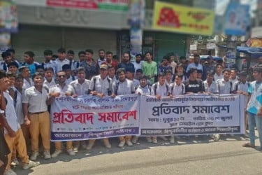 এনসিপির সমাবেশে যেতে বাধ্য করার অভিযোগ, বিক্ষোভ