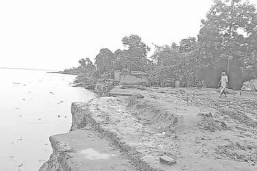 দিশাহারা পদ্মা-মহানন্দা তীরের মানুষ