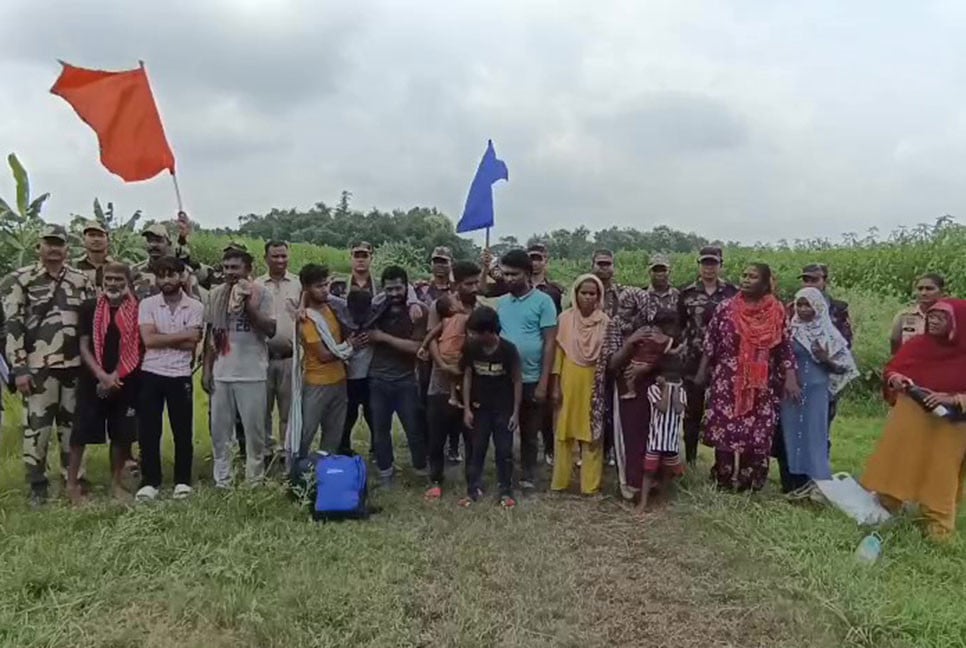 মেহেরপুর সীমান্ত দিয়ে ১৭ বাংলাদেশিকে হস্তান্তর